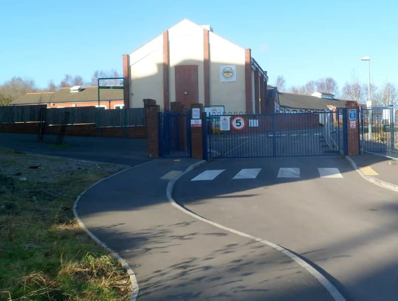 Ysgol Penalltau, Ystrad Mynach