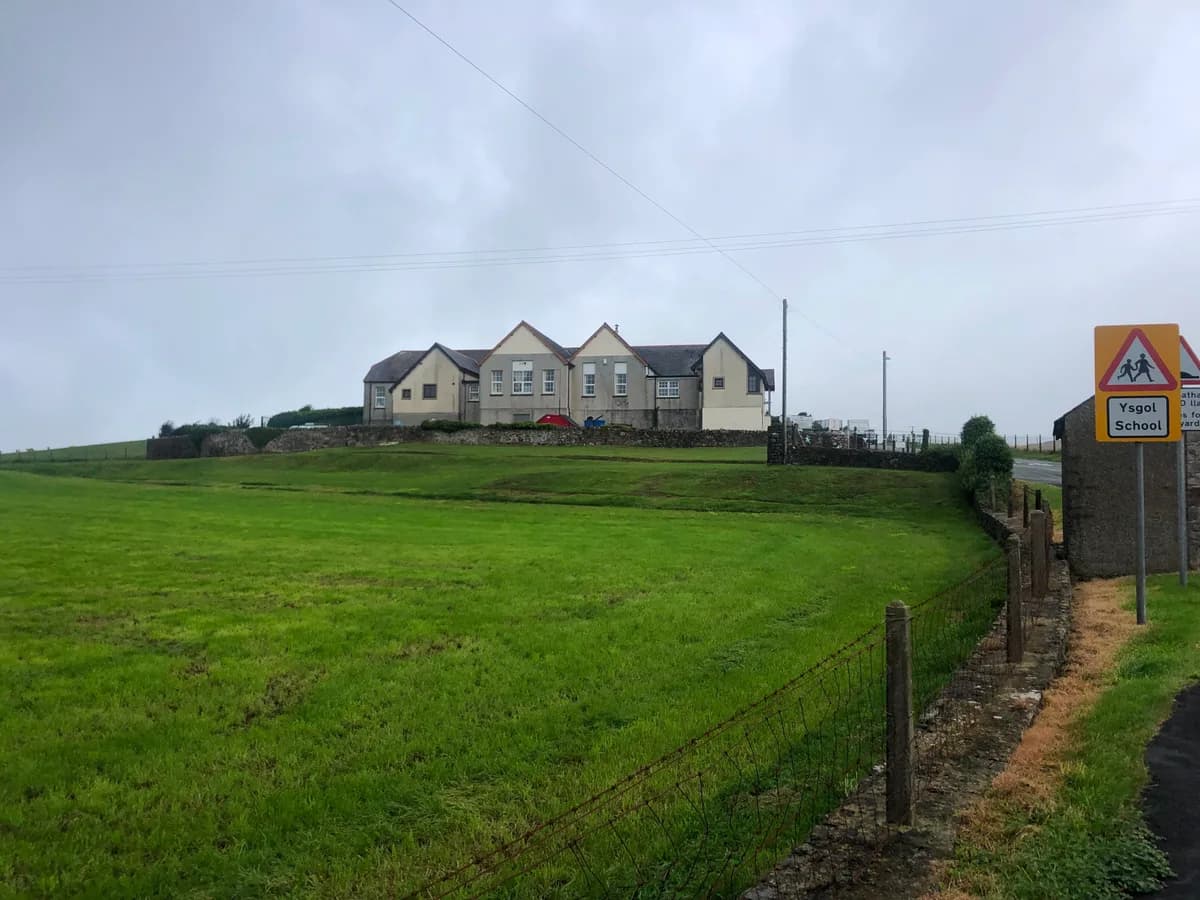 YSGOL SARN BACH, Gwynedd
