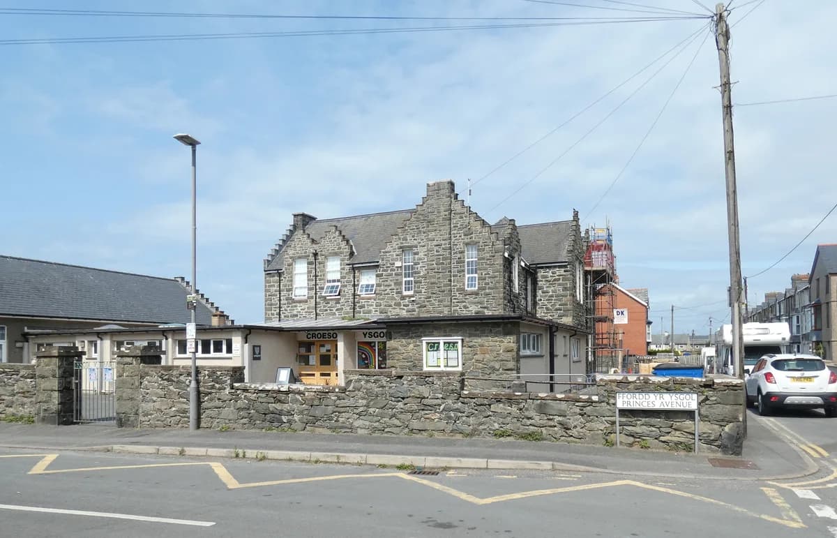 Ysgol y Traeth, Gwynedd