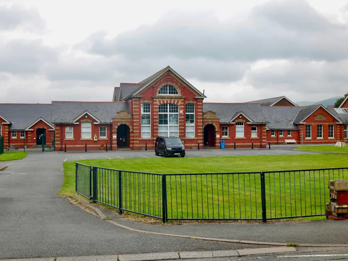 YSGOL UWCHRADD TYWYN, Gwynedd