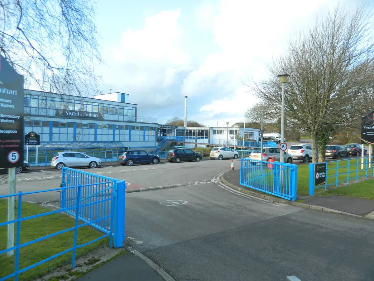 Ysgol Llanhari, Rhondda Cynon Taf