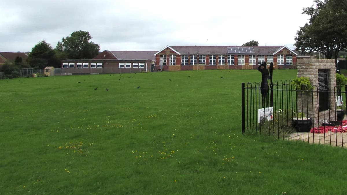DERWENDEG PRIMARY SCHOOL, Hengoed