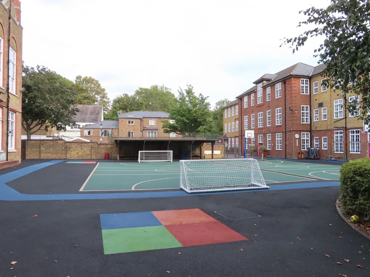 Avondale Park Primary School, London