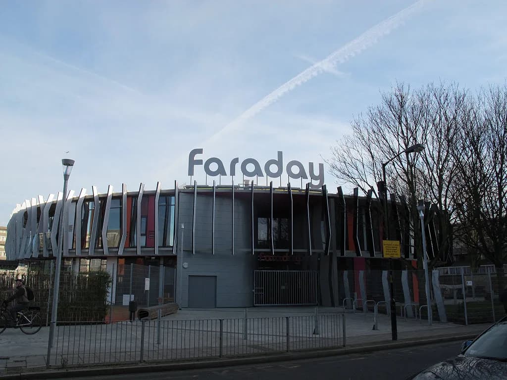 Michael Faraday School, London