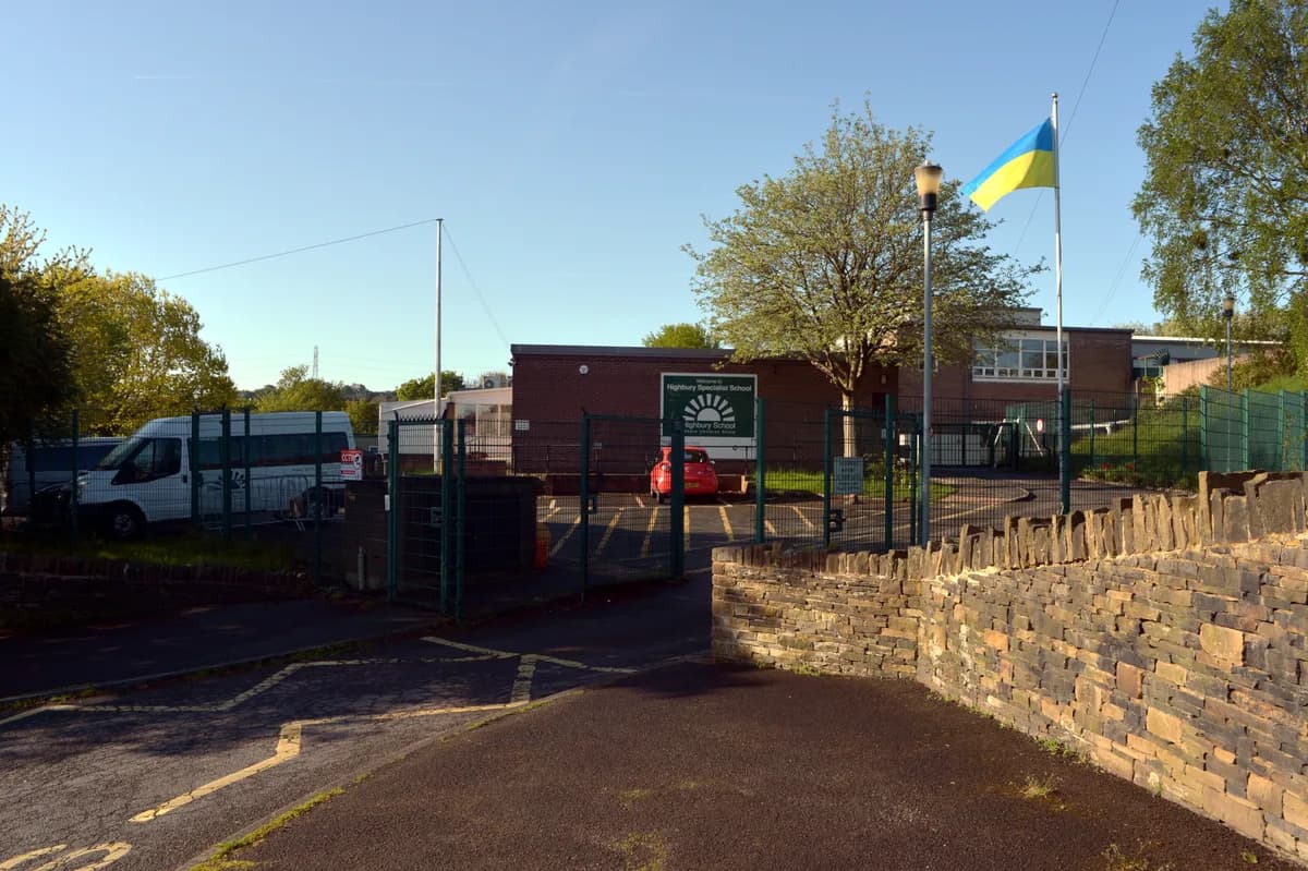 Highbury School, Brighouse