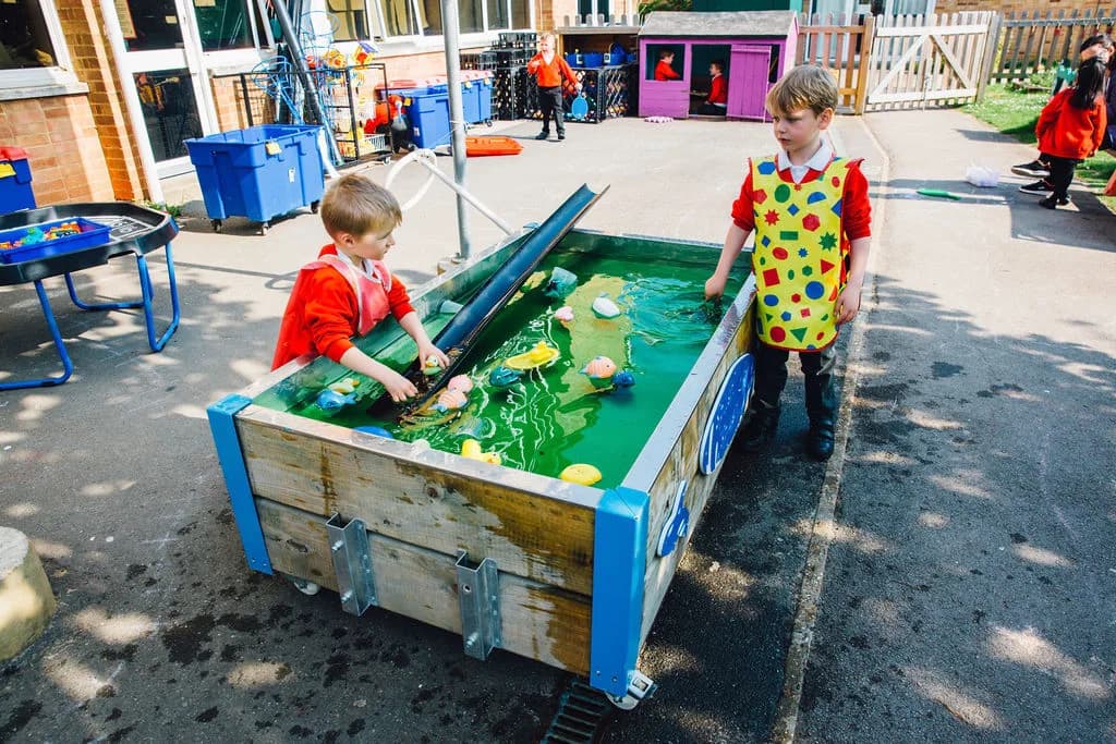 Hythe Primary School, Staines