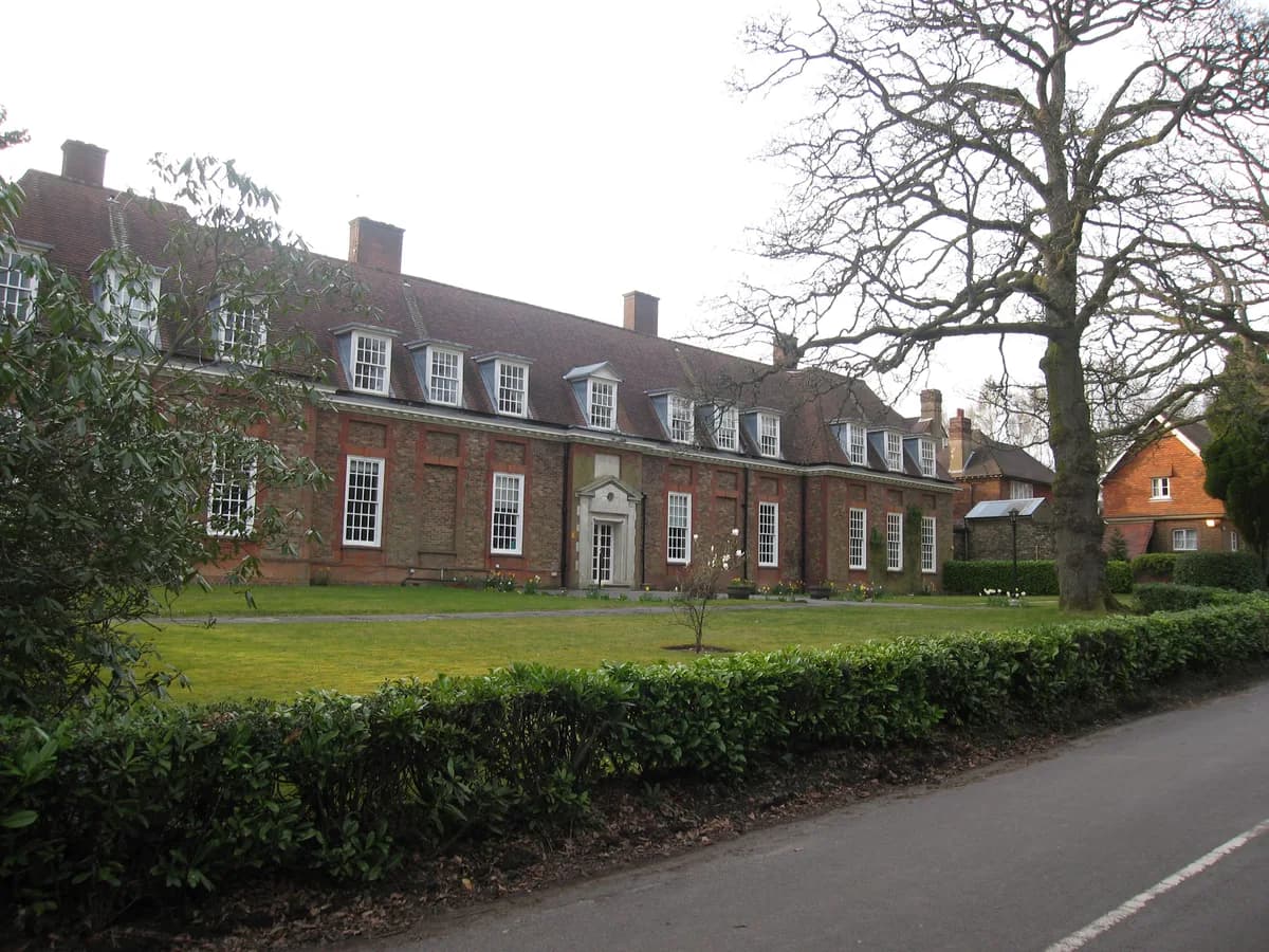 Amesbury School, Surrey
