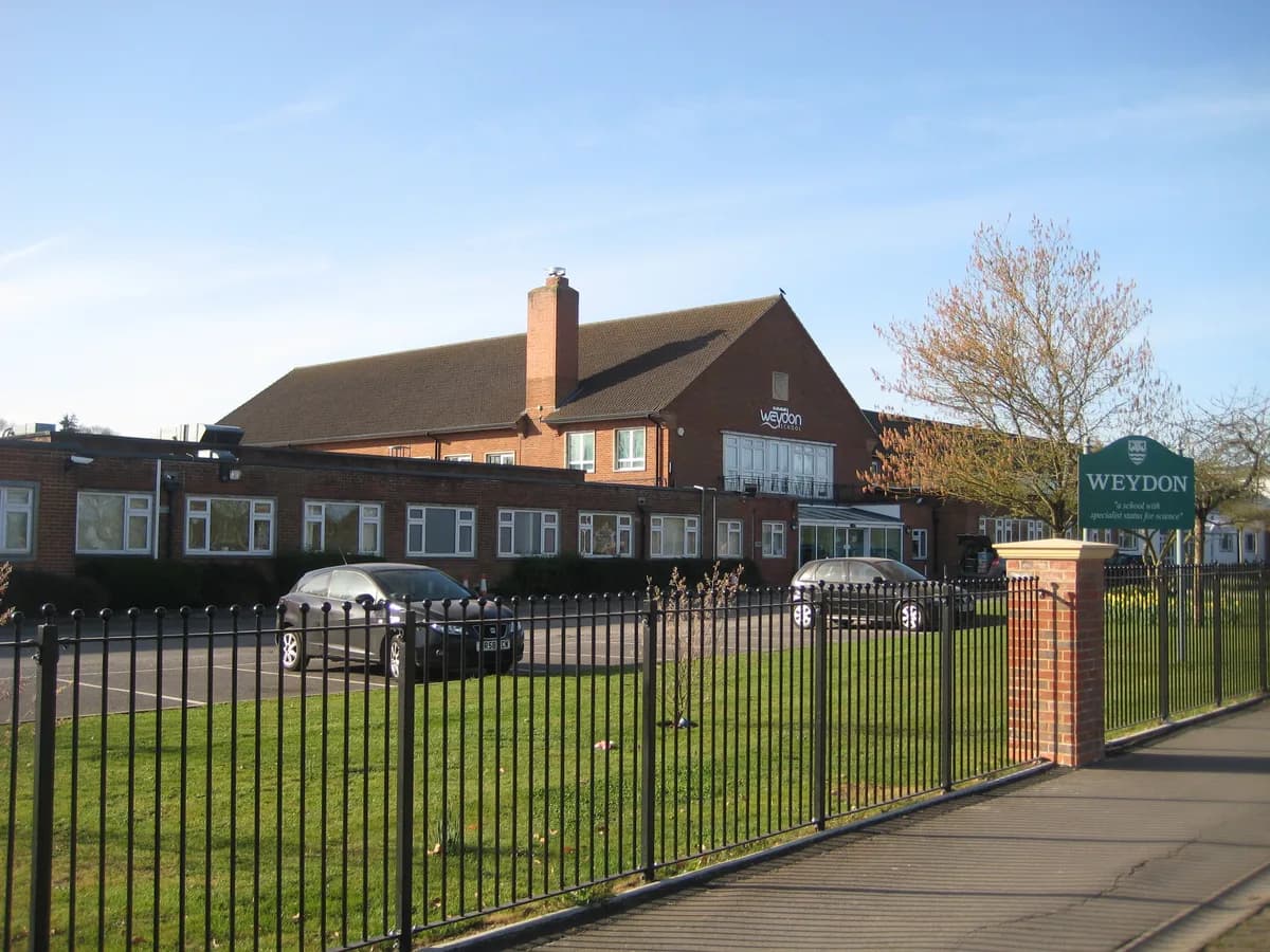 Weydon School, Farnham