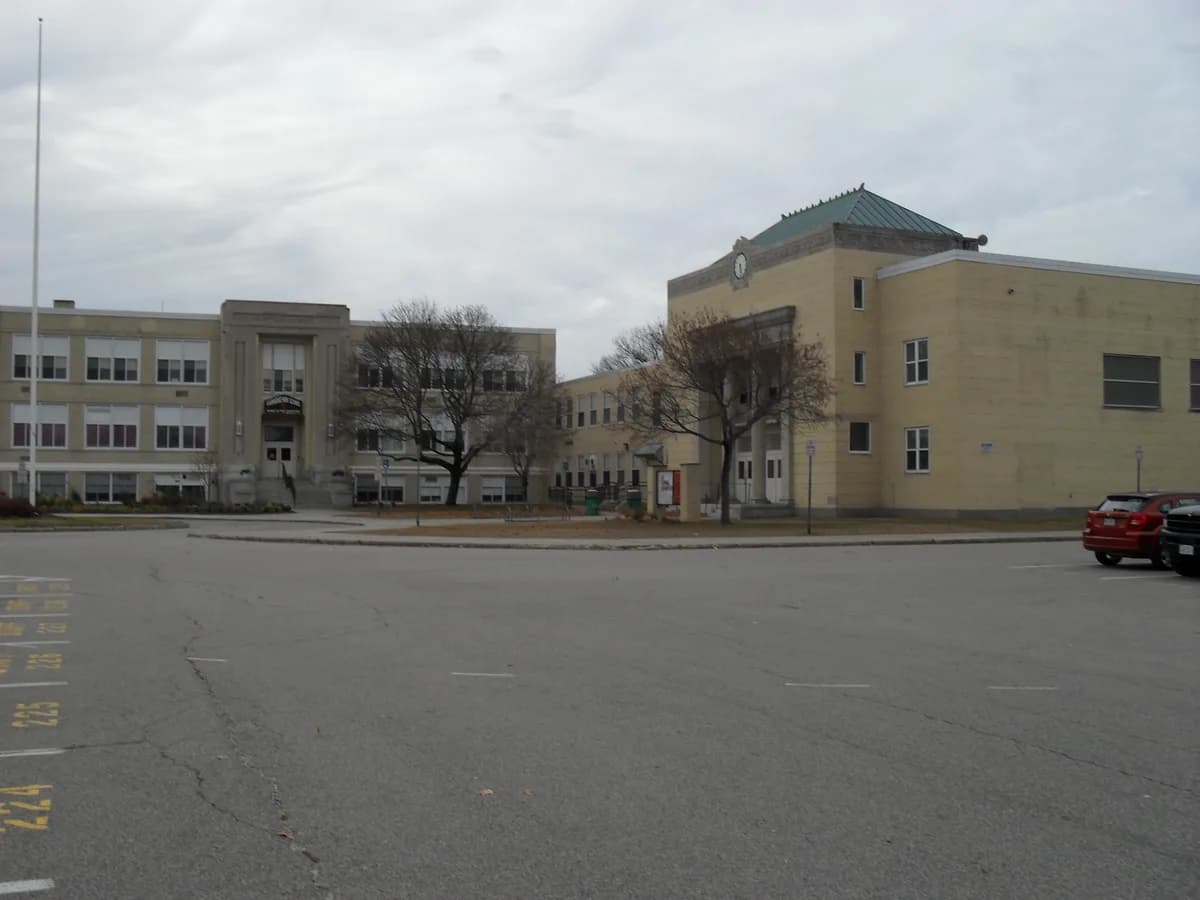 Uxbridge High School, Uxbridge