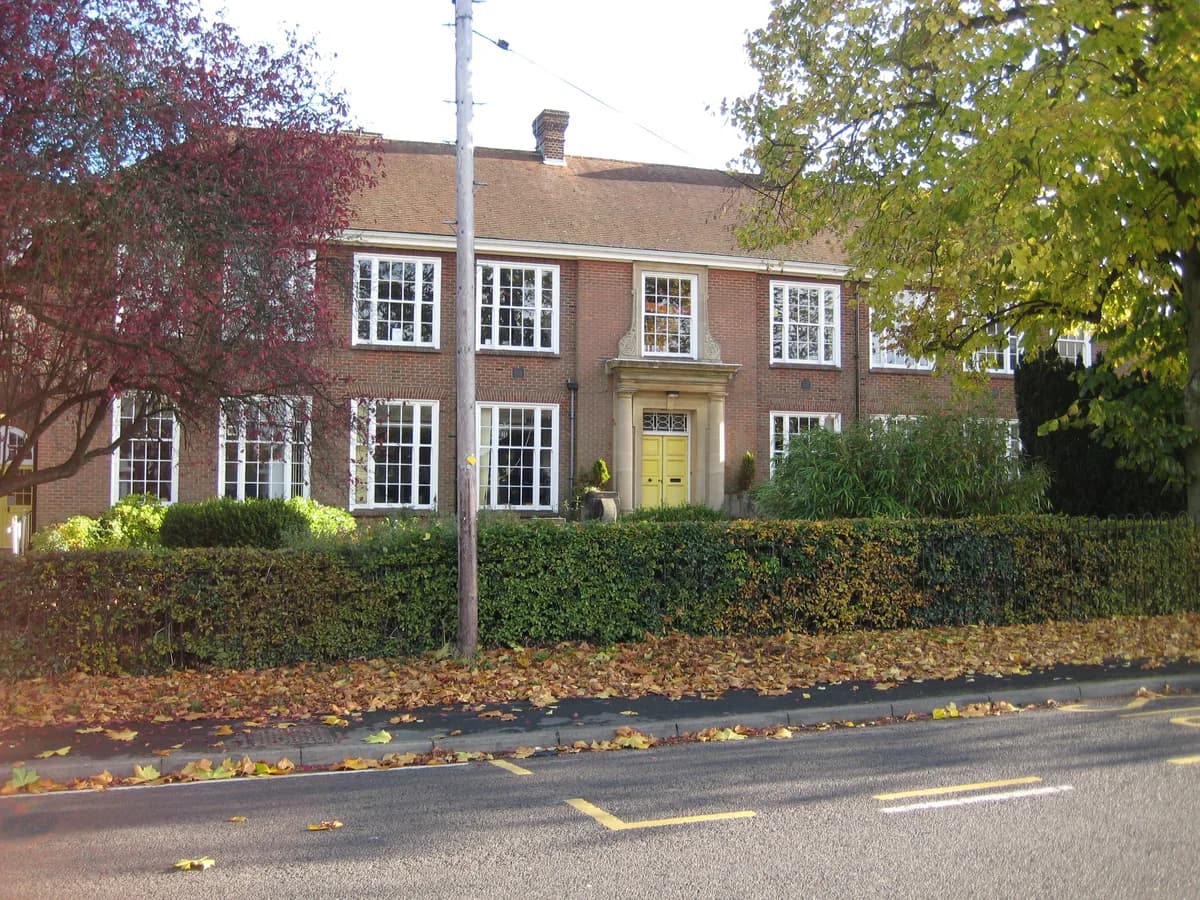 South Farnham School, Farnham