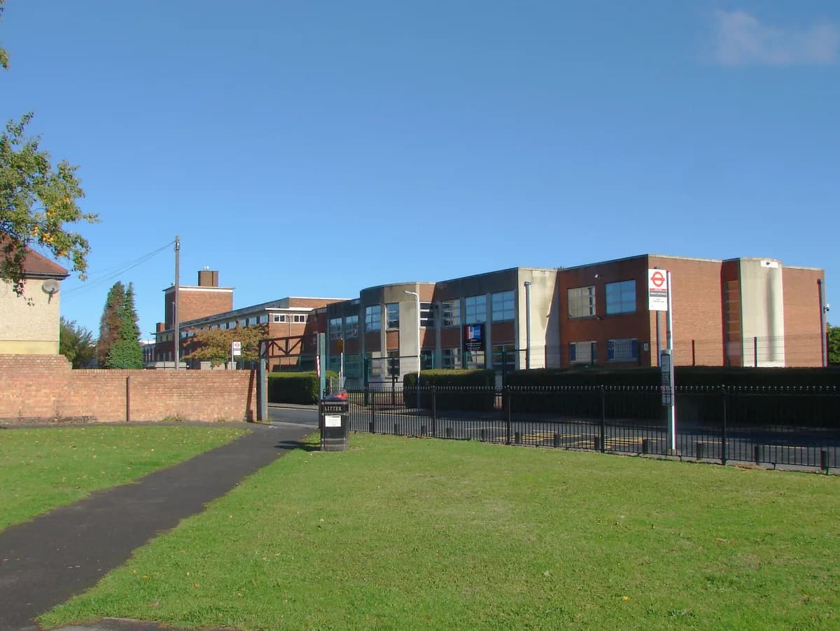 Hewens College, Hayes