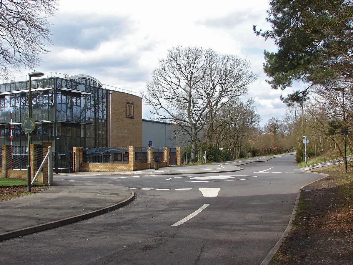 Tomlinscote School, Camberley
