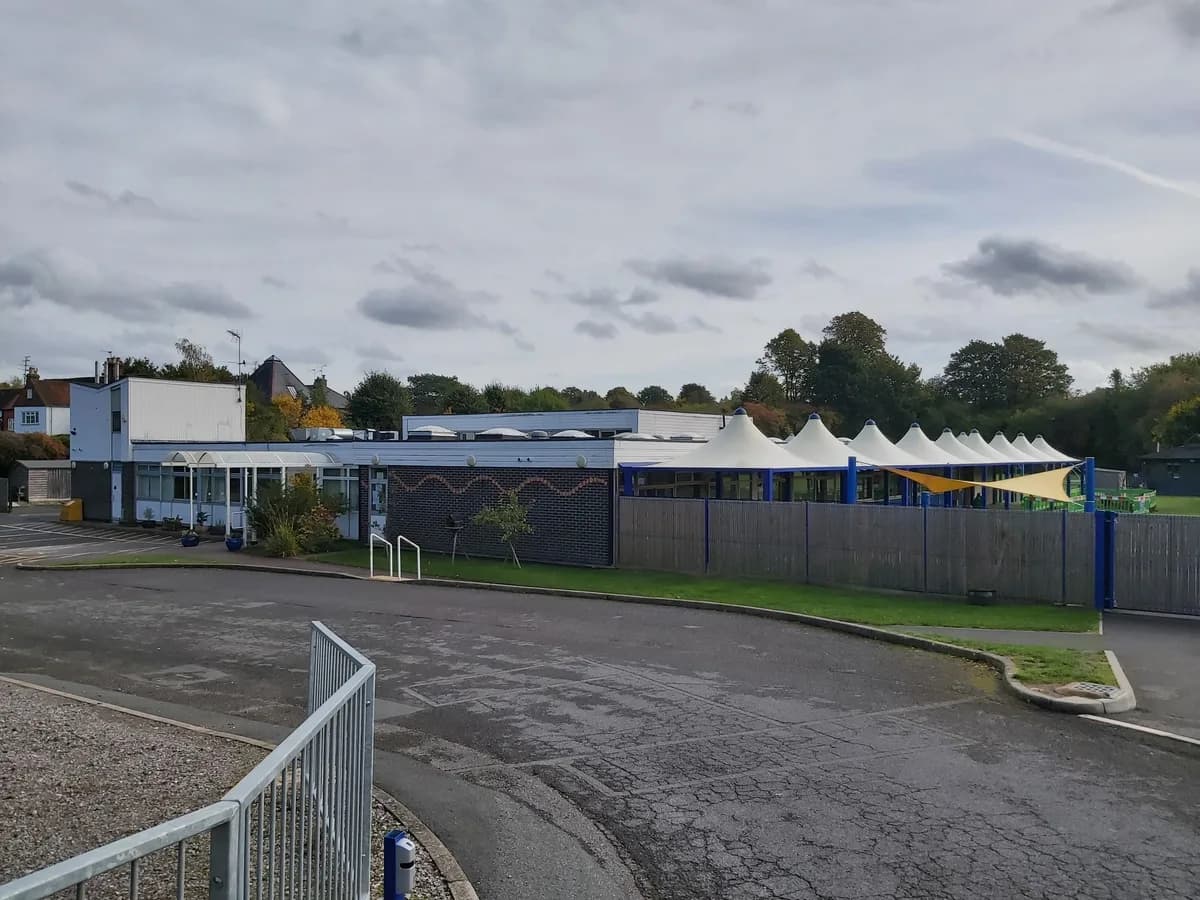 Highfield South Farnham School, Farnham