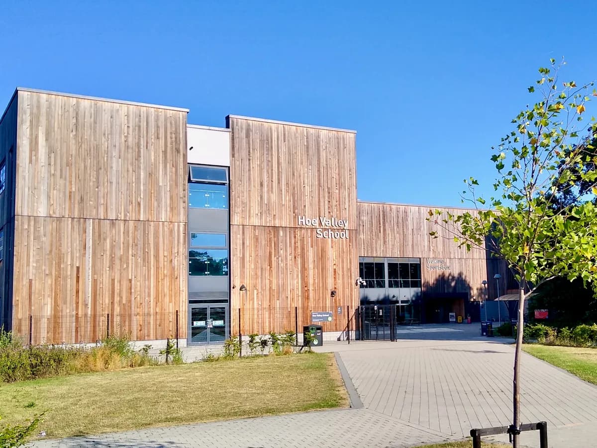 Hoe Valley School, Woking