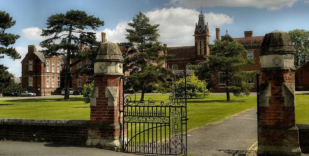 Carew Academy, Wallington