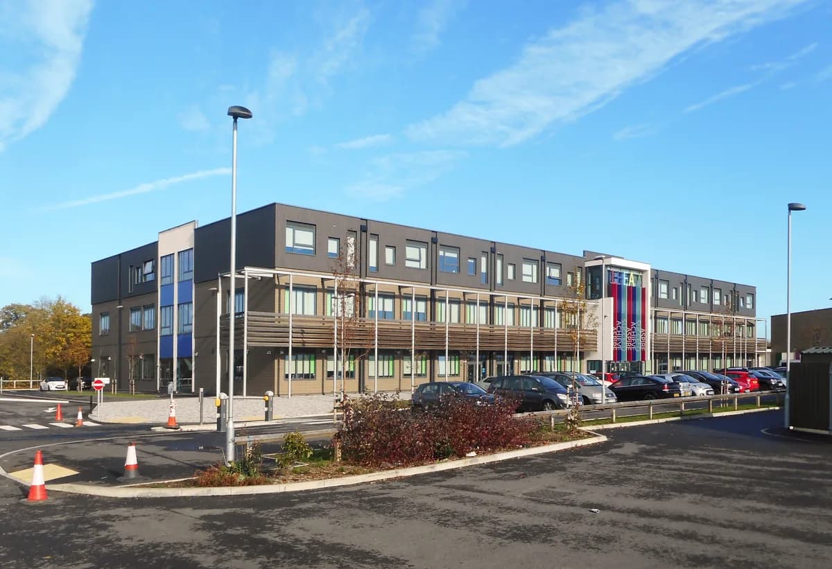 Lynch Hill Enterprise Academy, Slough