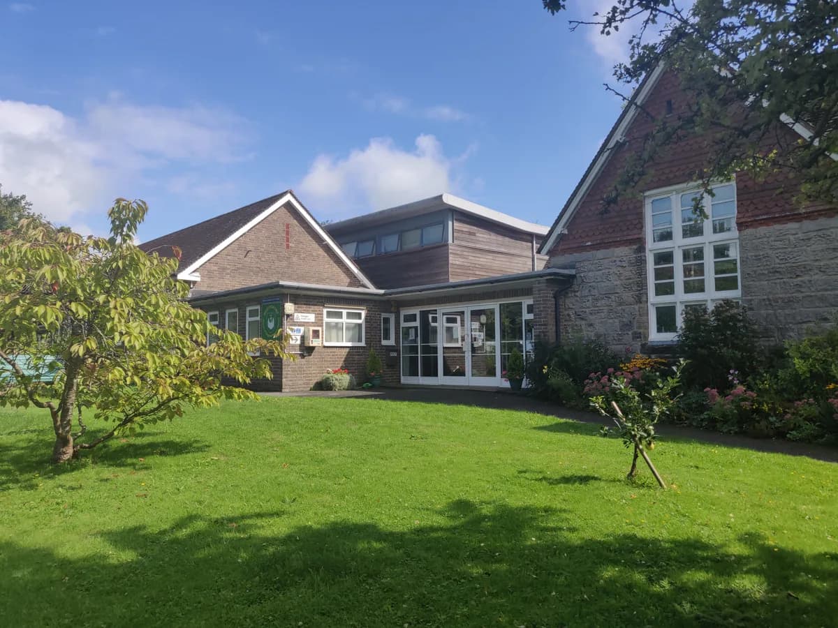 West Hoathly CofE Primary School, Select