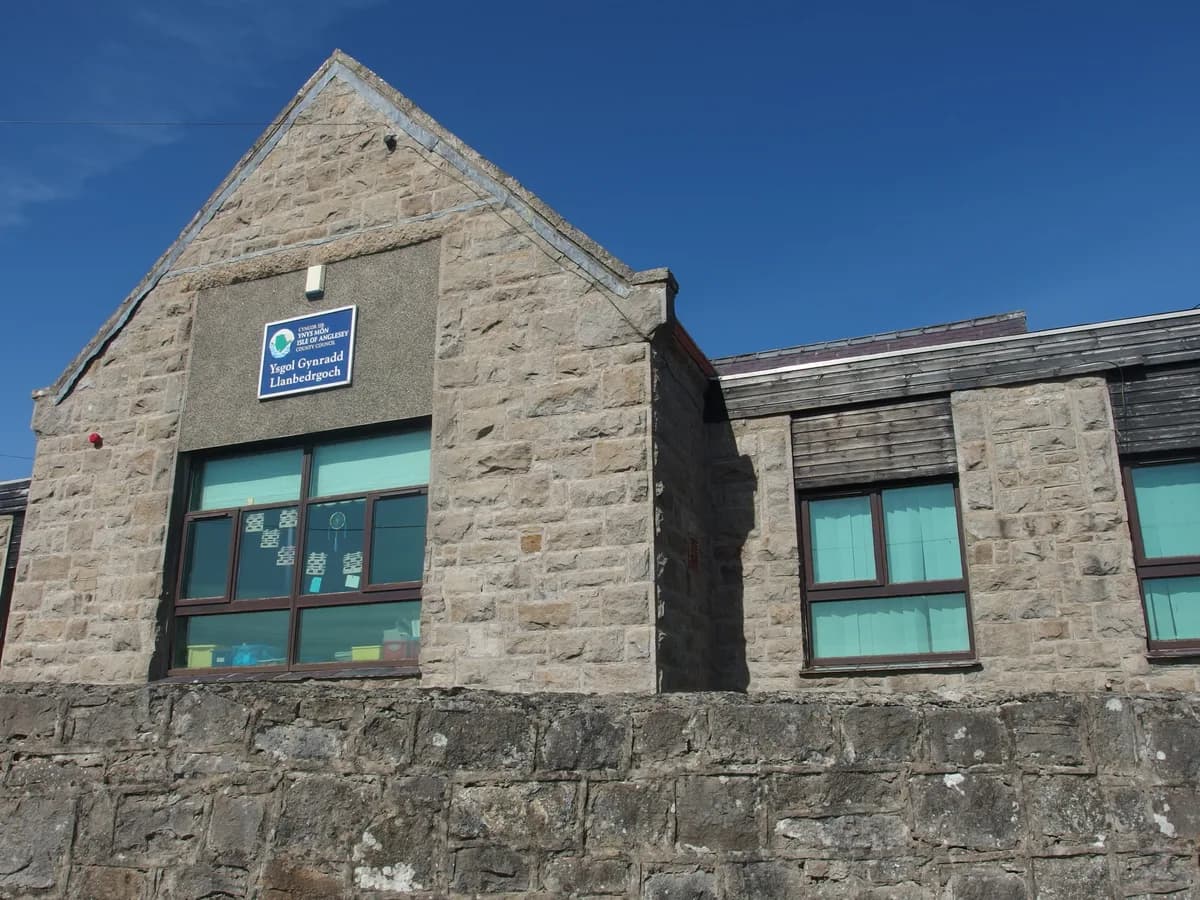 Ysgol Gynradd Llanbedrgoch, Ynys Mon