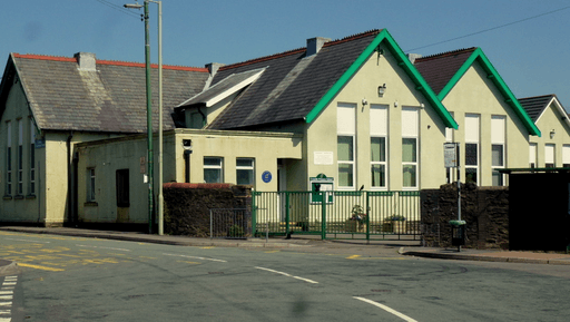 Cwmdar County Primary School logo