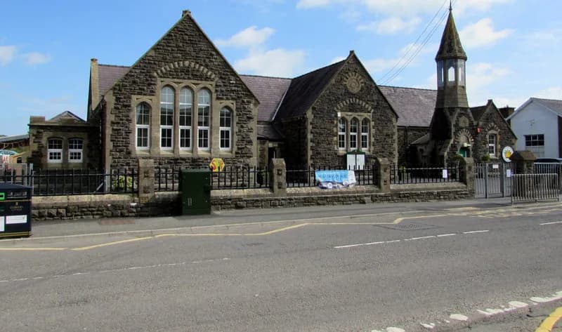 LLYS HYWEL, Caerfyrddin