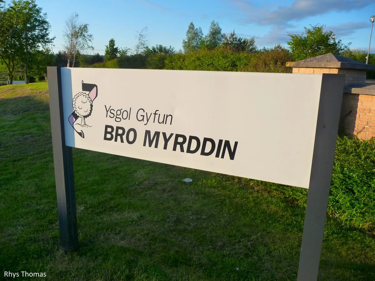 Ysgol Gyfun Gymraeg Bro Myrddin, Sir Gaerfyrddin