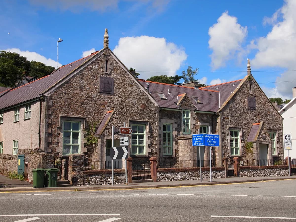 Garth Primary School, Bridgend