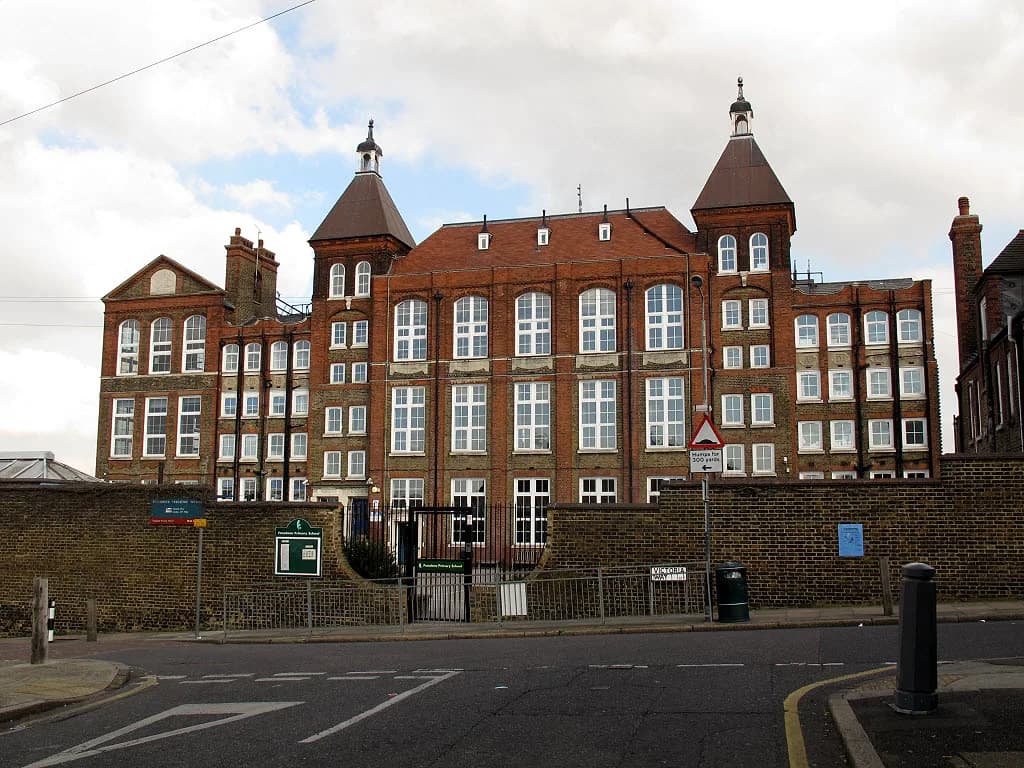 Fossdene Primary School, London