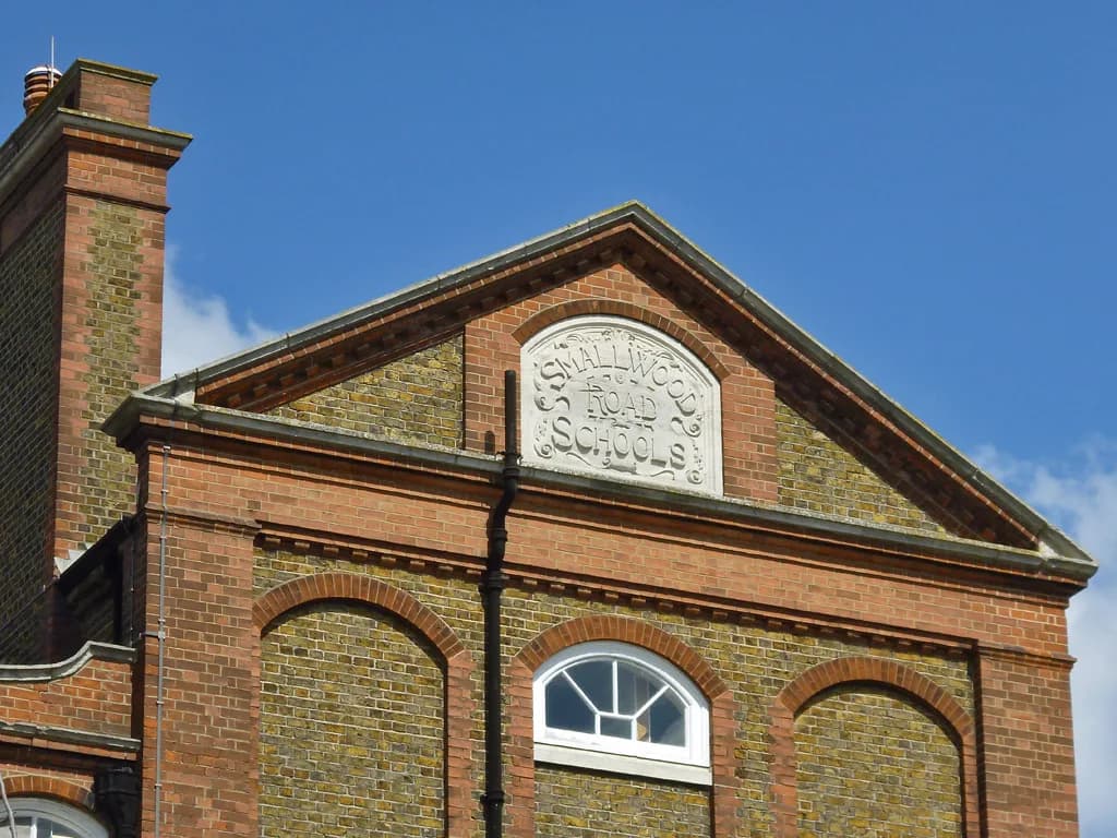 Smallwood Primary School and Language Unit, London