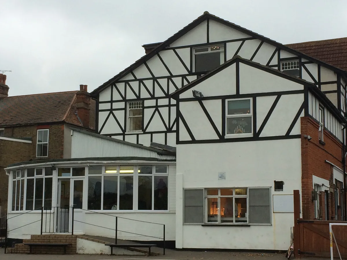 Saint Pierre School, Leigh-on-Sea