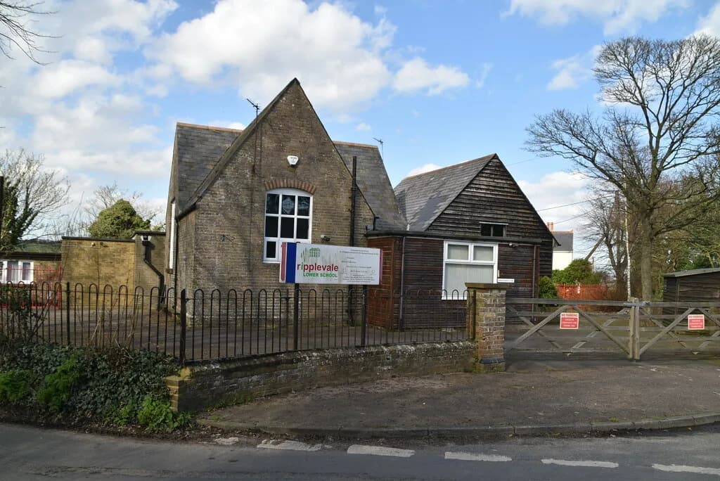 Ripplevale School, Deal