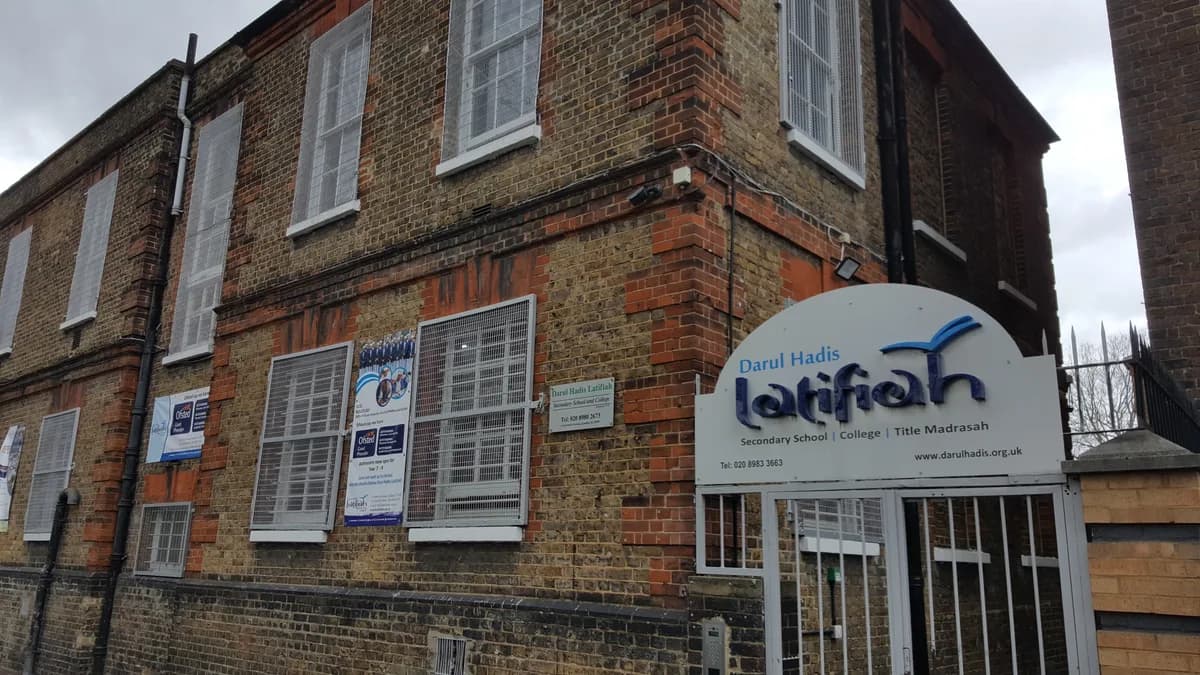 Darul Hadis Latifiah, London