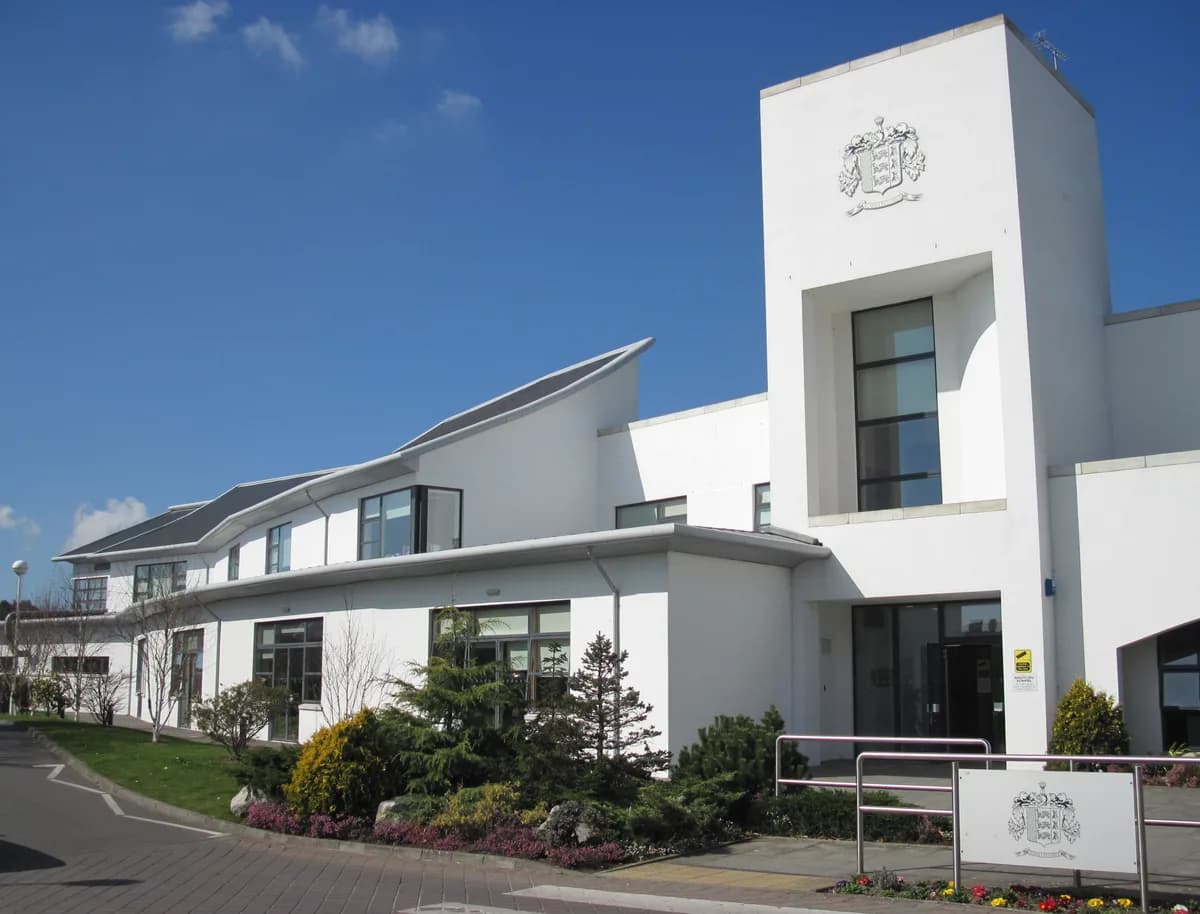 Hautlieu School, Jersey
