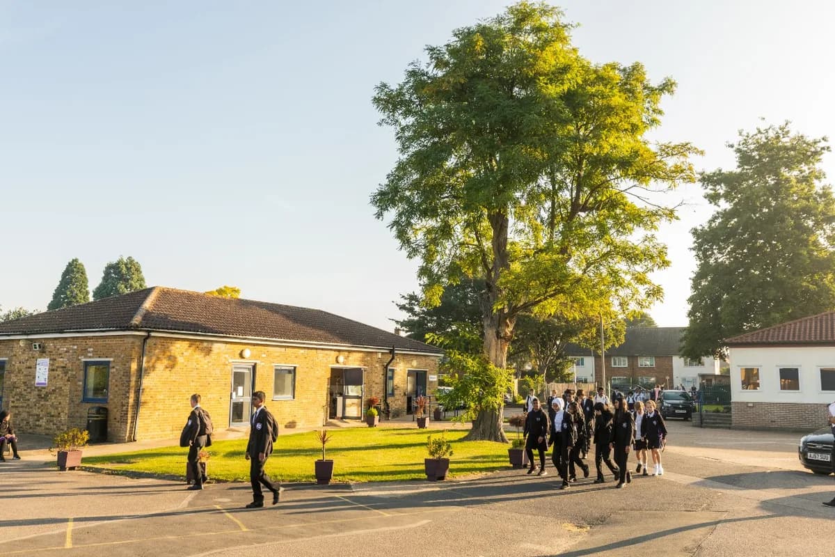 Queensmead School, Ruislip