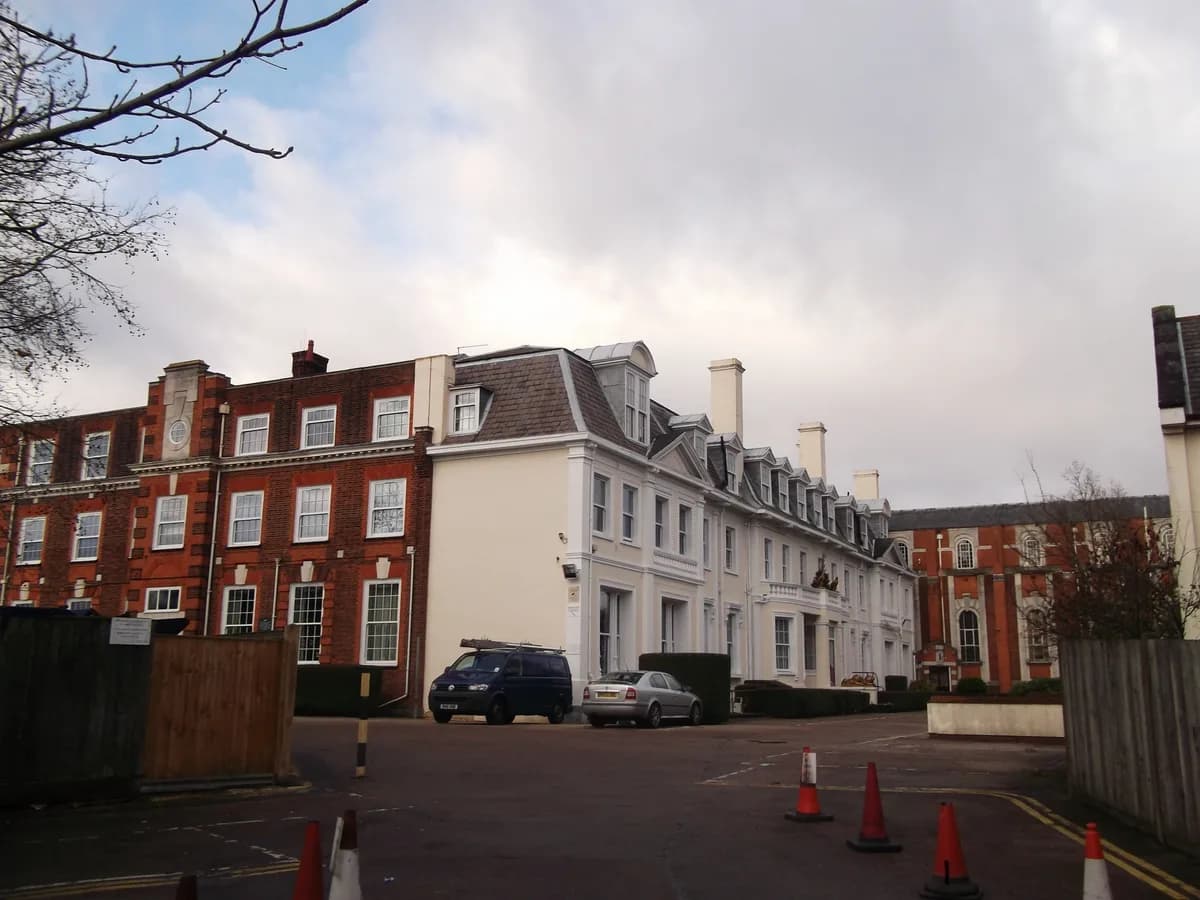 St Joseph's College, London