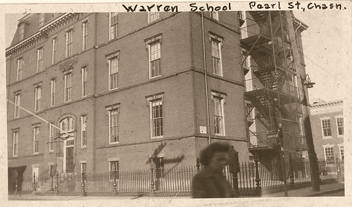 Warren School logo