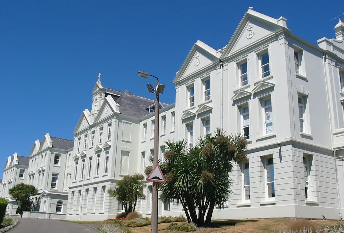 Highlands College, St. Saviour
