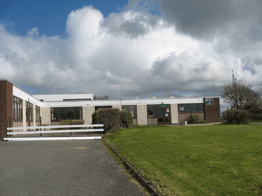 Ysgol y Tywyn logo