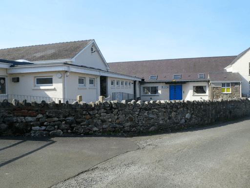 Ysgol Gynradd Llanllyfni logo