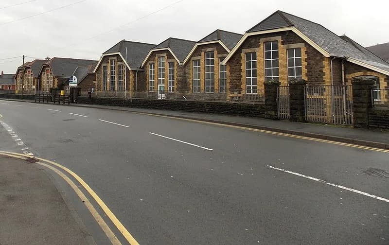 Plasnewydd Primary School, Bridgend